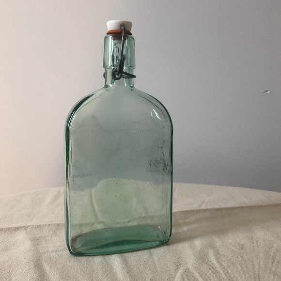 500ml Italian Glass Bottle with Stopper - Picture 3 of 5